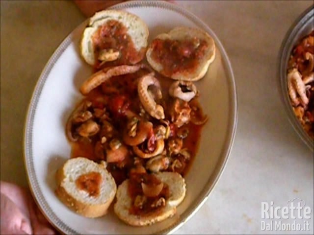 Zuppa di Pesce con Molluschi, Crostacei e Frutti di mare