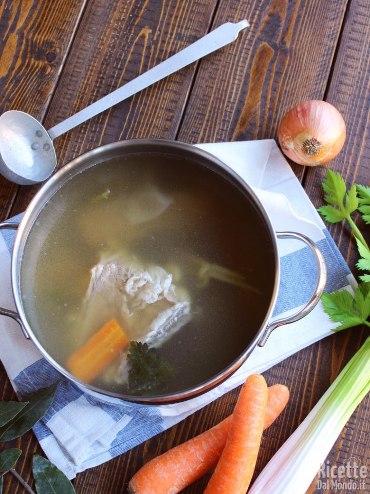 Come fare il brodo di carne