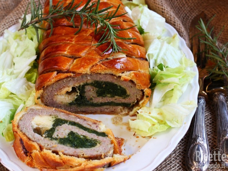 Polpettone in crosta farcito con provola e spinaci