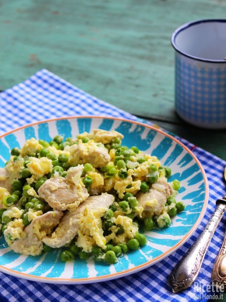 Come fare lo spezzatino di pollo e piselli