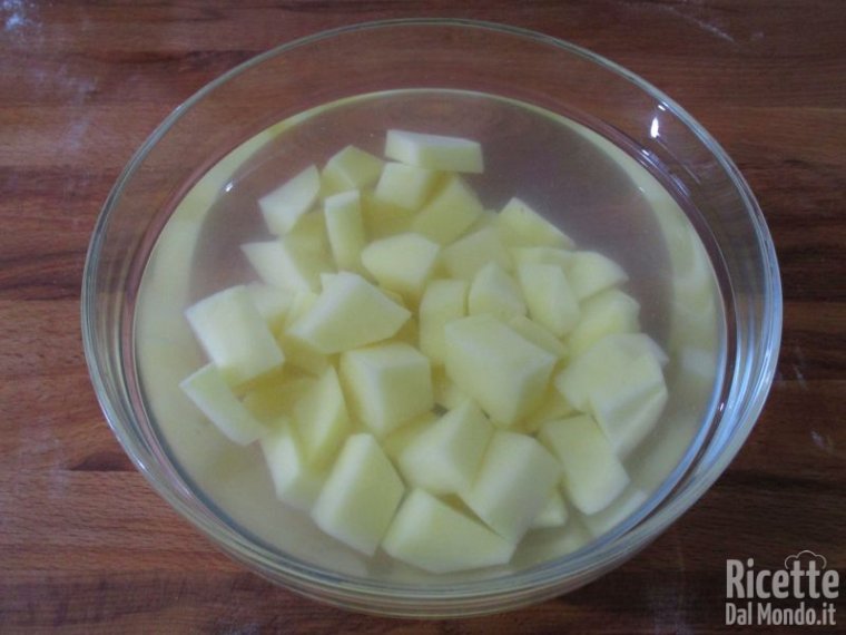Tagliare le patate