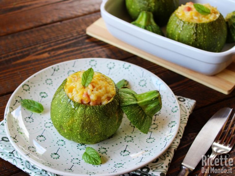 Zucchine tonde ripiene di riso
