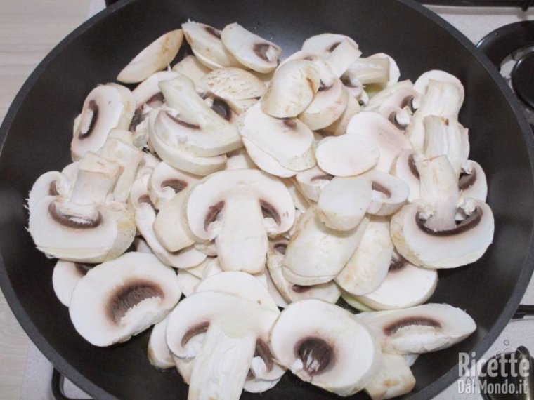Funghi trifolati per le crepes 3