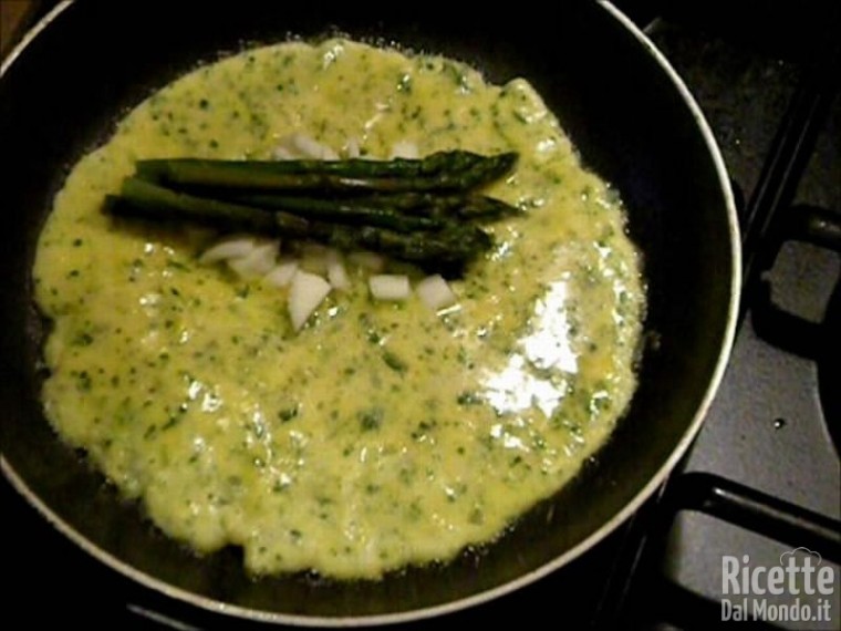 Omelette con Asparagi e Mozzarella