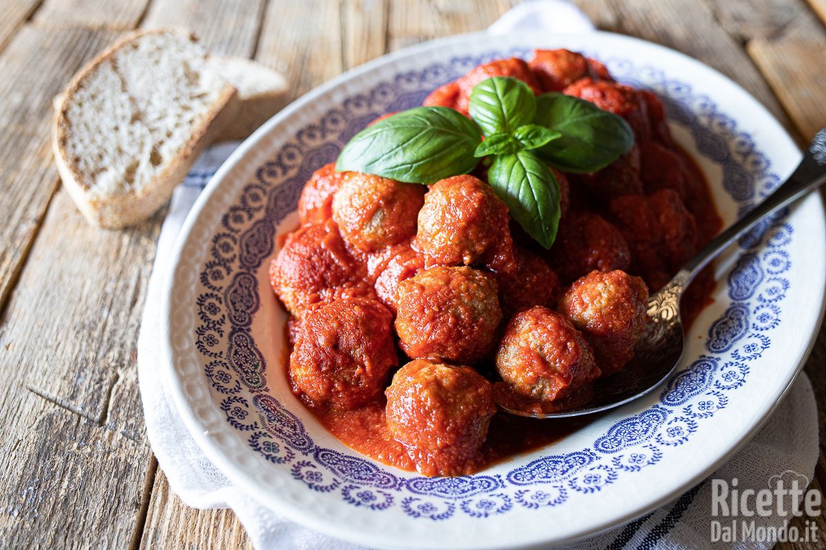 Polpette al sugo morbidissime! La ricetta della nonna.
