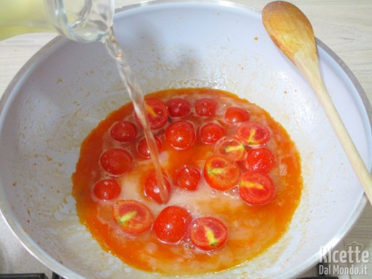 Cuocere i pomodorini