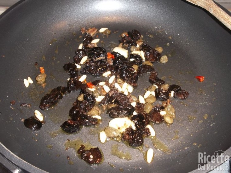 Spaghetti olive e capperi 3