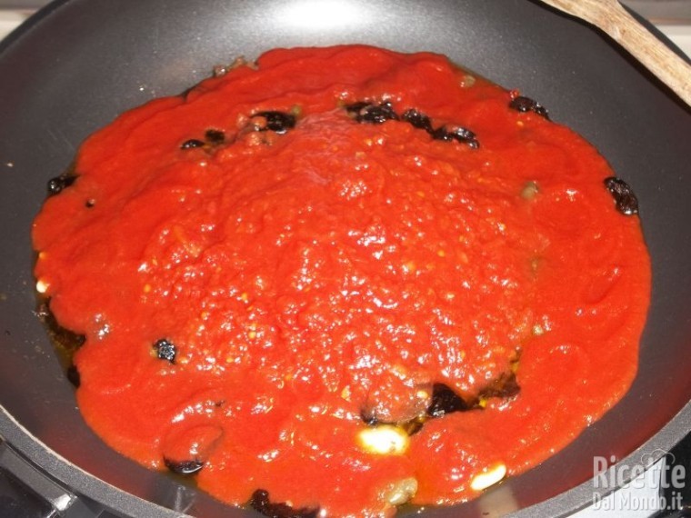 Spaghetti alla puttanesca 4