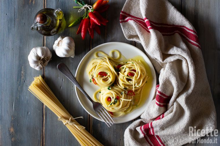 Spaghetti aglio olio e peperoncino