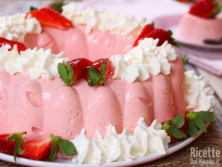 Bavarese alle fragole senza uova