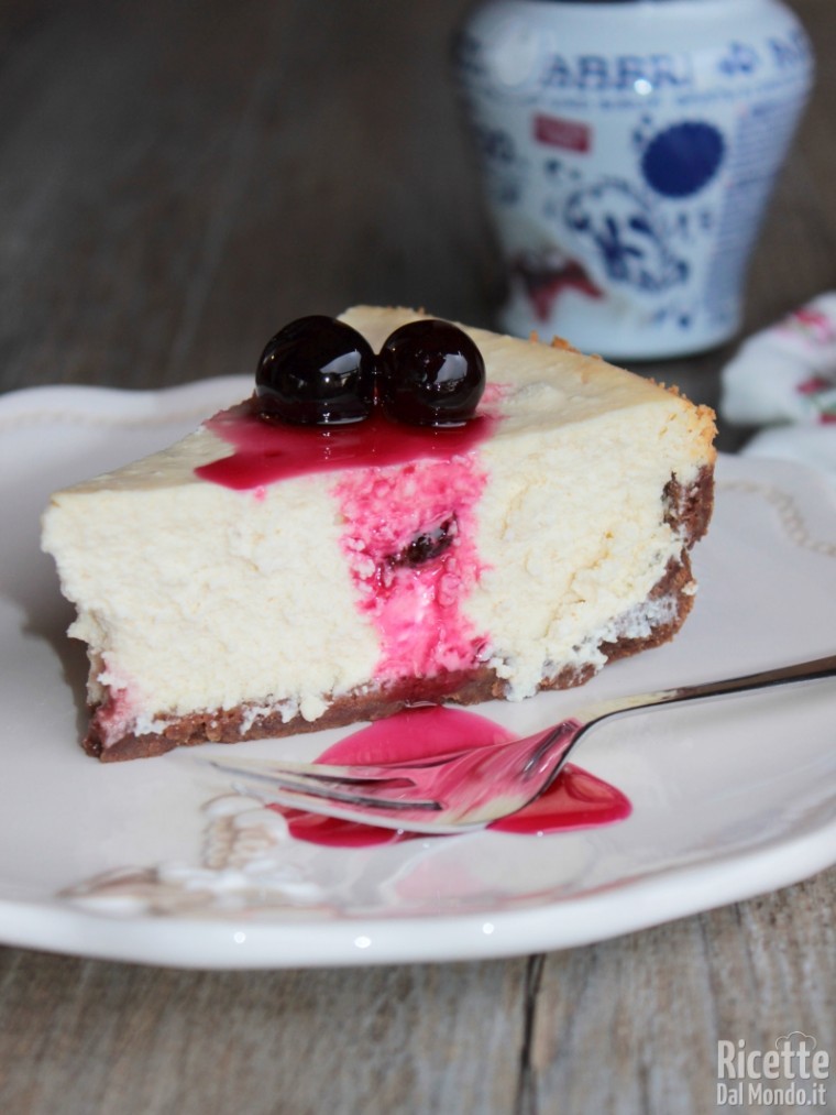 Come fare la cheesecake alla ricotta con le amarene