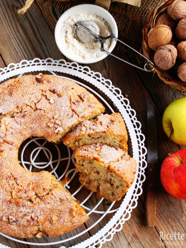 Ricetta ciambella di noci e mele