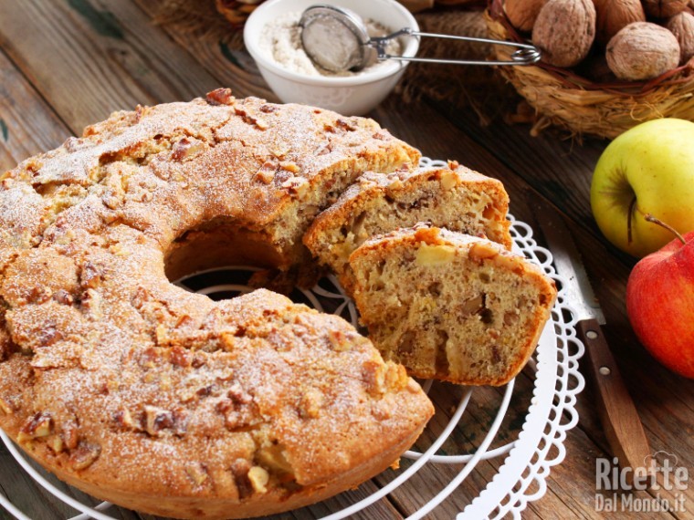Ciambella di noci e mele