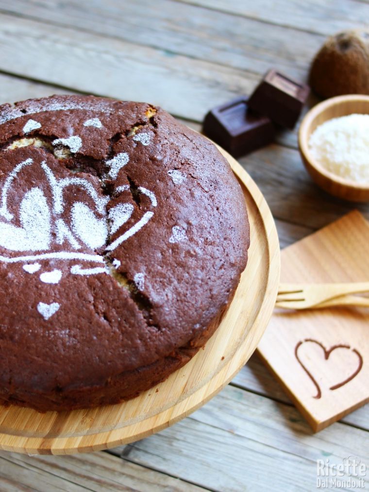 Ricetta Torta al cioccolato con cuore al cocco