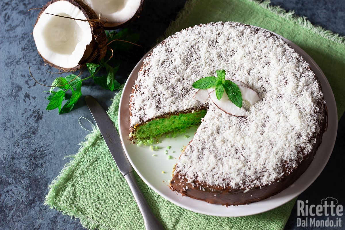 Torta menta cocco e Nutella, la torta allo yogurt pronta in 5 minuti!