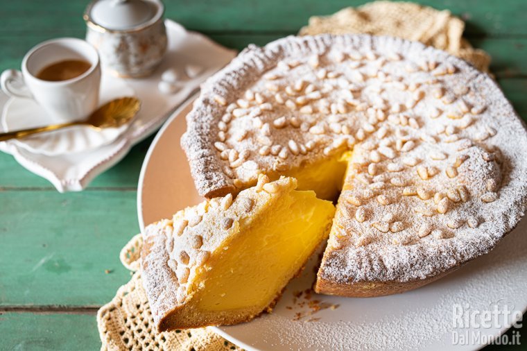Torta della nonna cremosissima. La ricetta originale per farla perfetta!