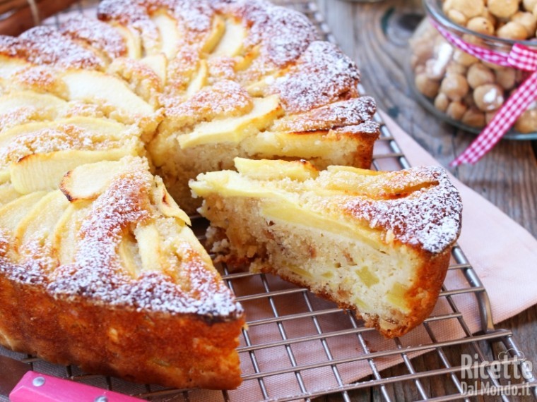 Ricetta torta cuor di mela e nocciole