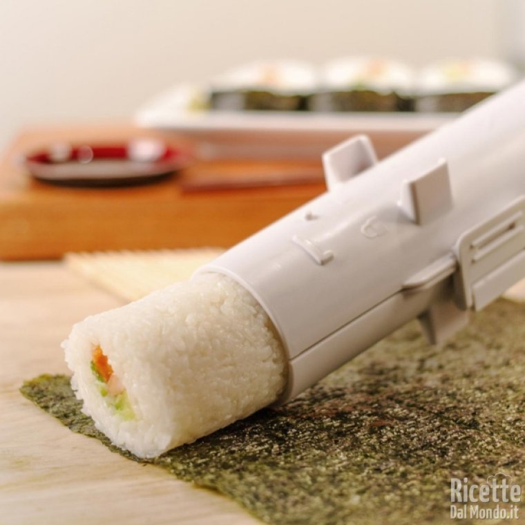 5 strani strumenti in cucina: sushi bazooka