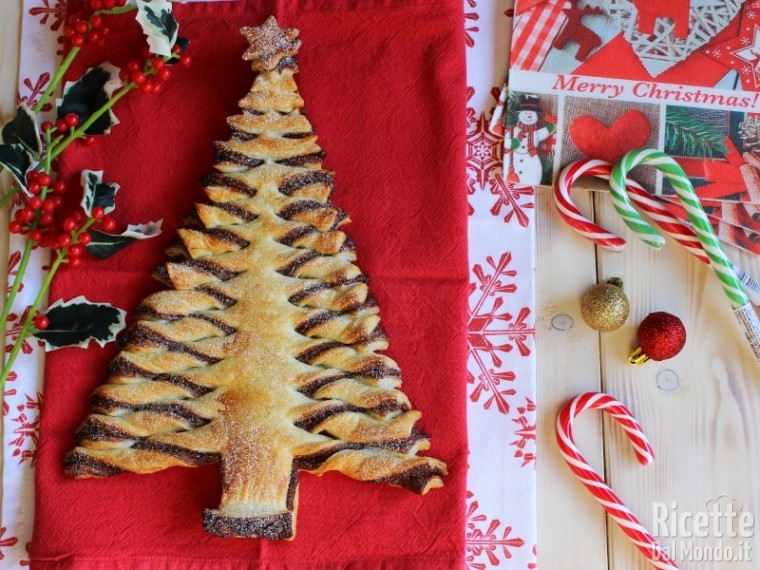 Albero Di Natale Di Pasta Sfoglia.Albero Di Natale Di Pasta Sfoglia Ricettedalmondo It