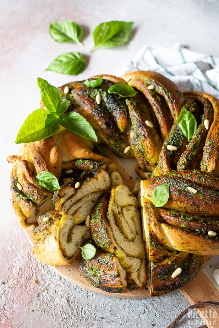 Torta angelica al pesto salata