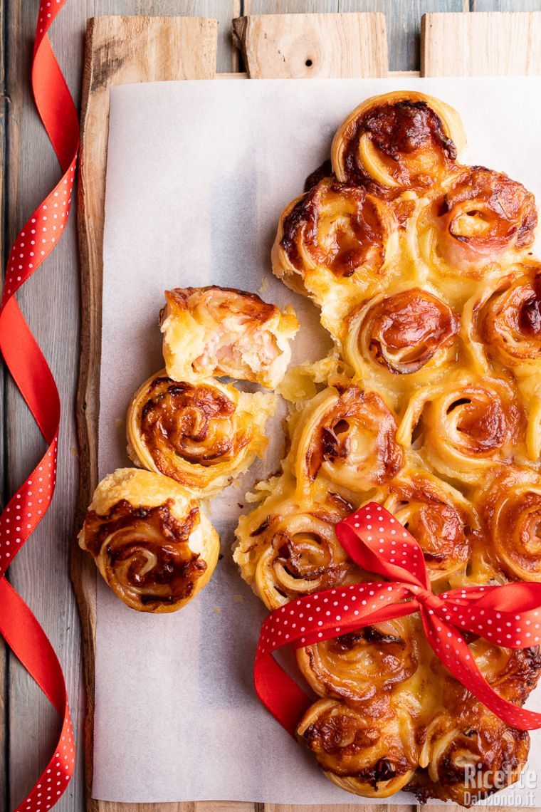Come fare l'albero di Natale di pasta sfoglia