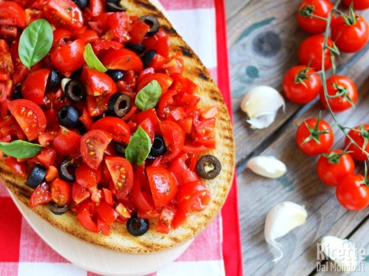 Bruschettona mediterranea fresca