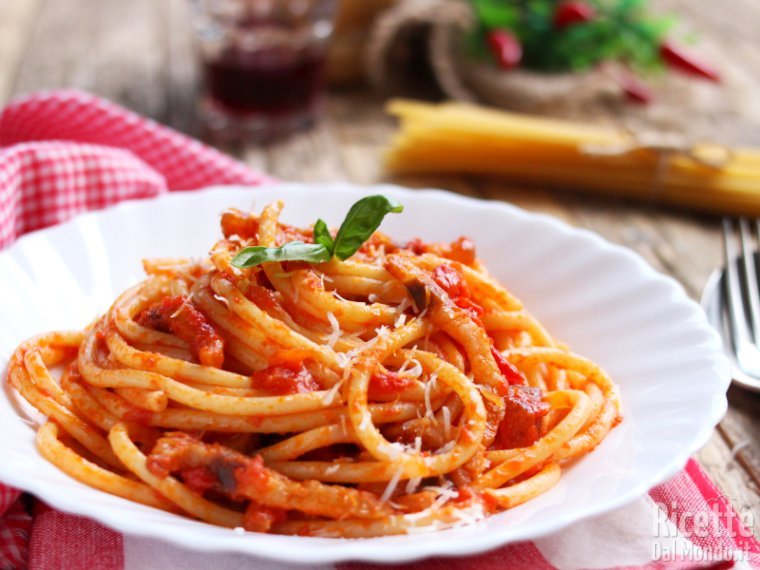 Bucatini all&amp;#39;amatriciana Bimby | RicetteDalMondo.it