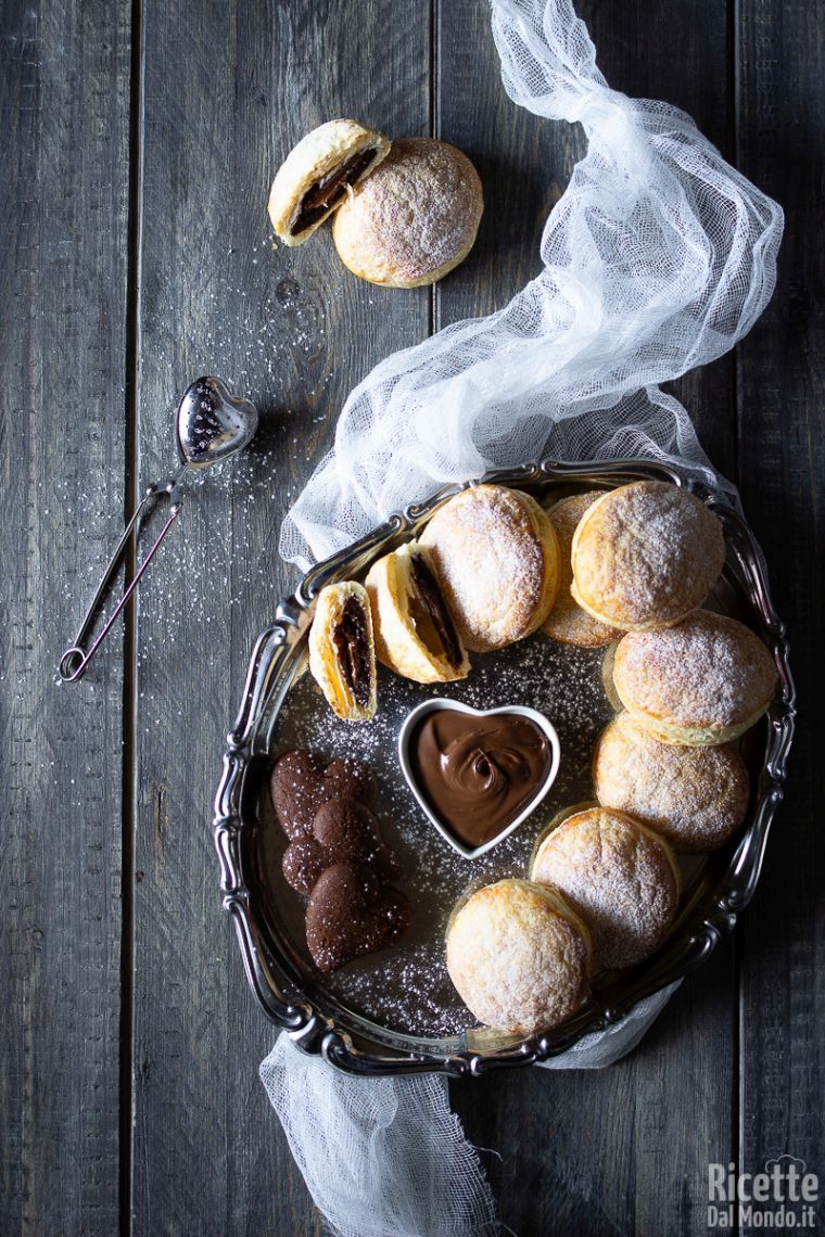 Servire i bomboloni di pasta sfoglia