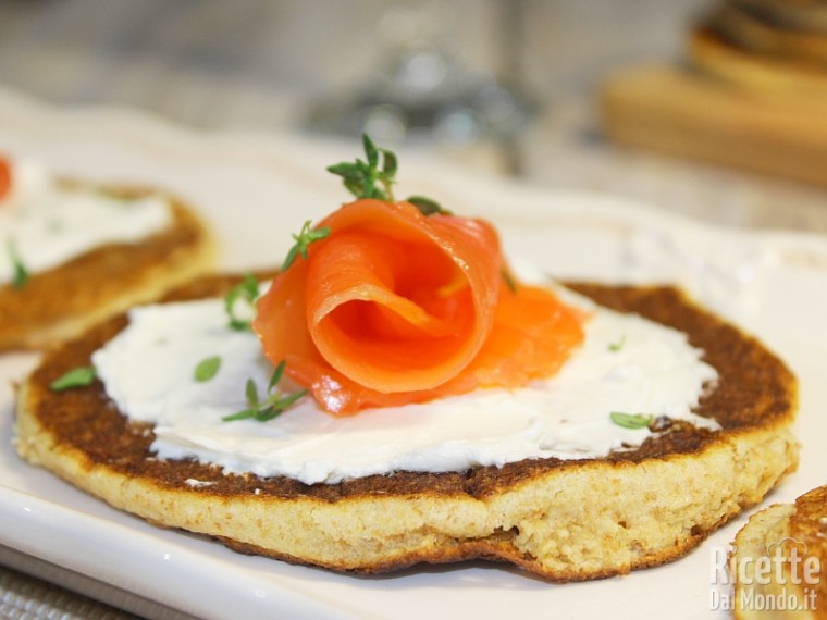 Come fare i blinis integrali con trota affumicata