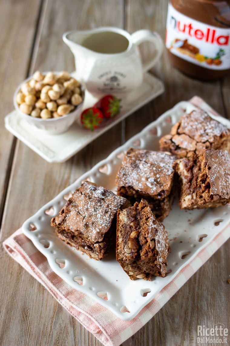 Servire i brownies alla Nutella