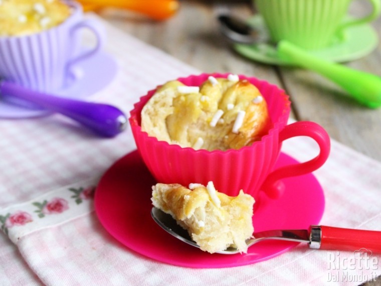 Brioches in tazza per il te