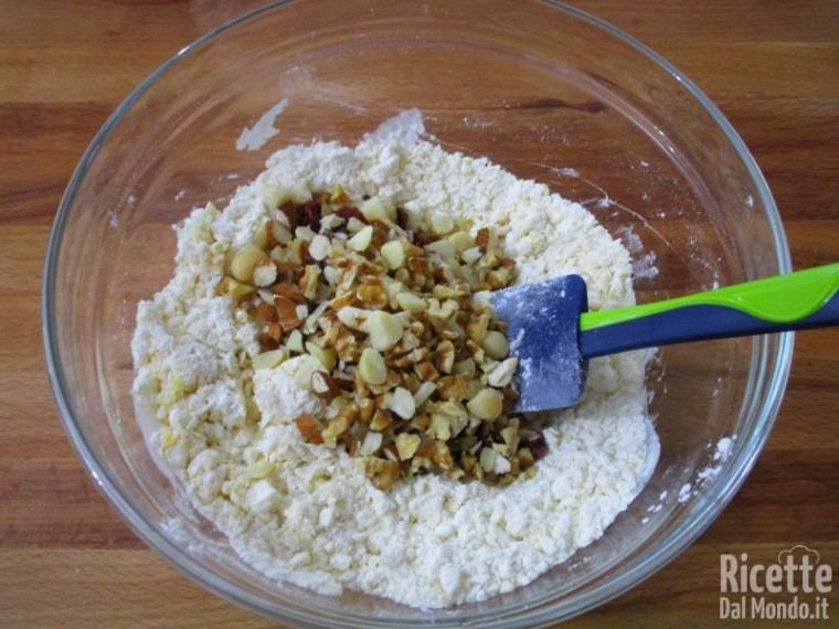 Biscotti con frutta secca 7