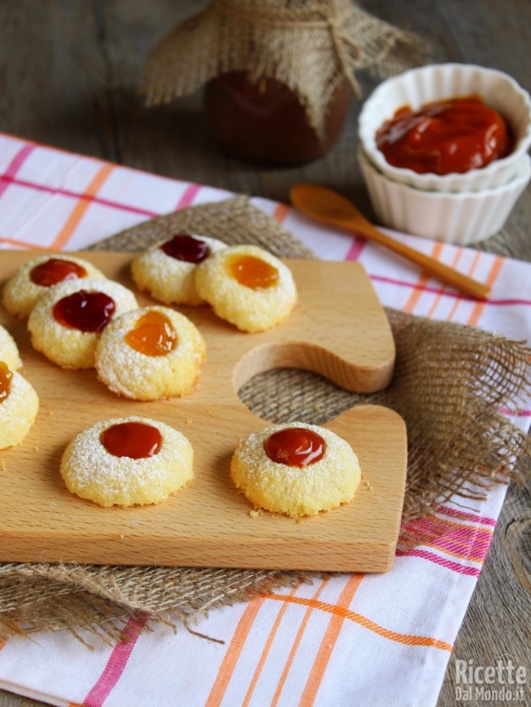 Come fare i biscotti al burro con marmellata