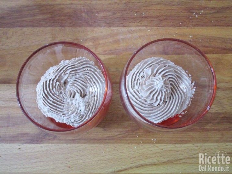 Bicchieri di ricotta e Nutella 5