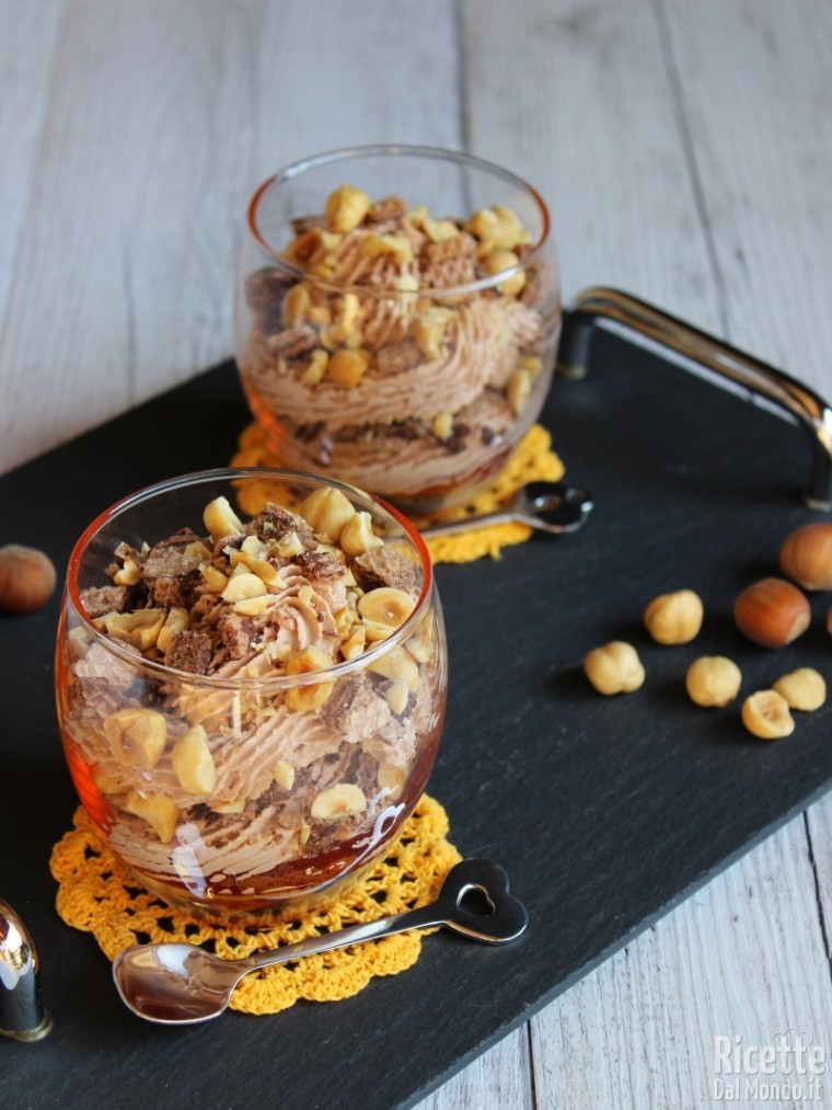 Come fare i bicchierini di ricotta e Nutella