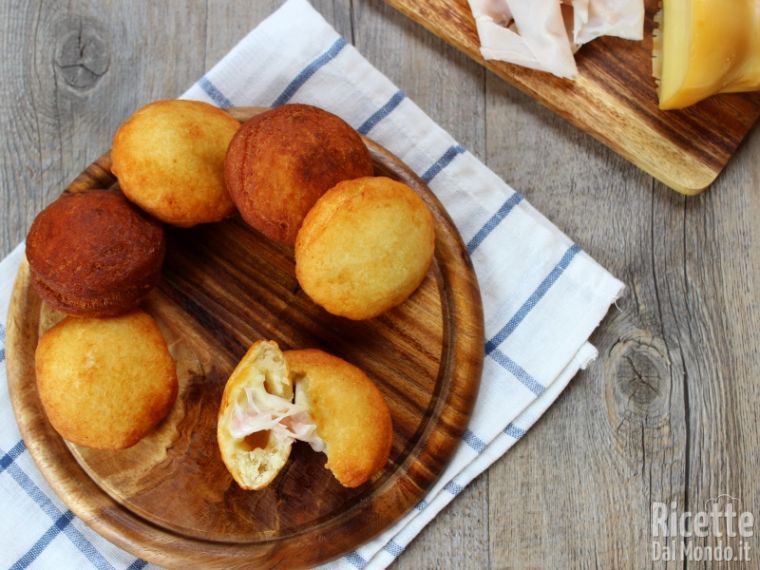 Servire i bomboloni di patate