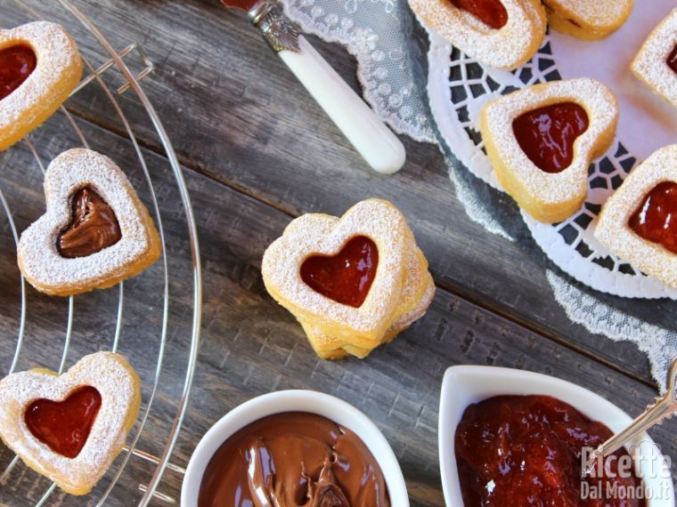Servire i biscotti di san valentino