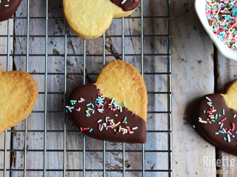 Servire i biscotti di frolla