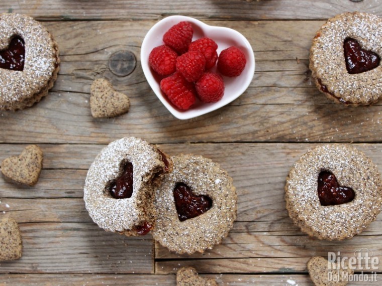 Friabili biscotti di grano saraceno