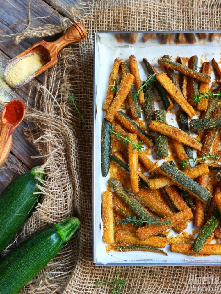 Bastoncini di zucchine al forno impanati