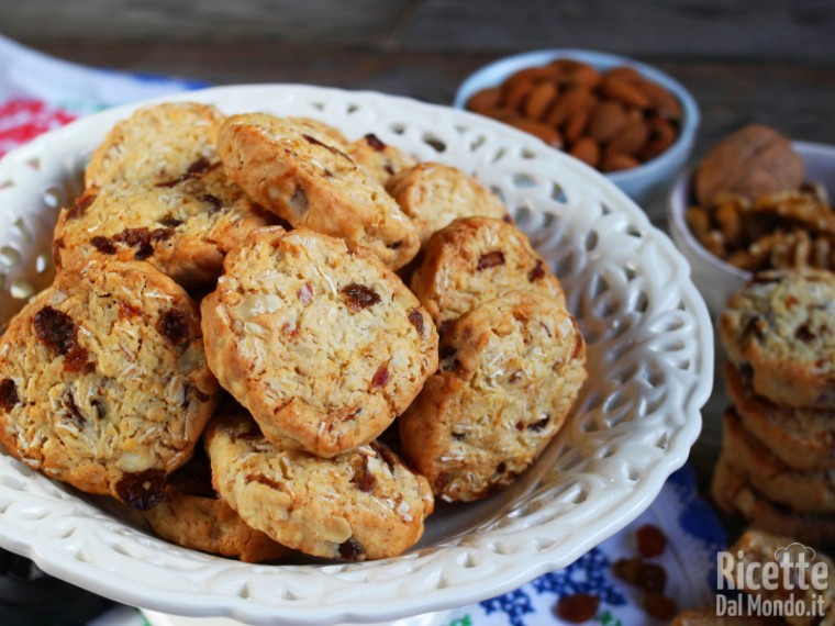 Biscotti Di Natale Con Frutta Secca.Biscotti All Avena E Frutta Secca Per La Colazione