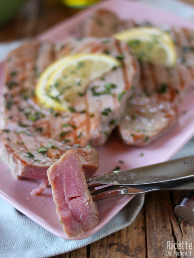 Come fare una bistecca di tonno che si scioglie in bocca
