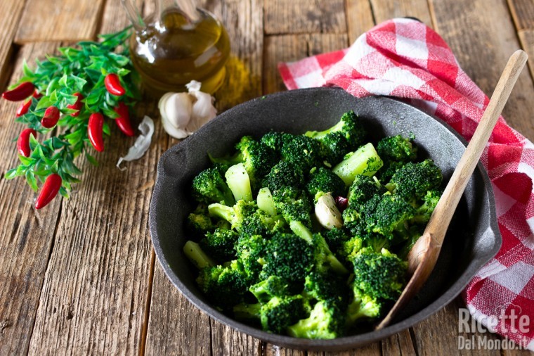 Ricetta Broccoli in padella