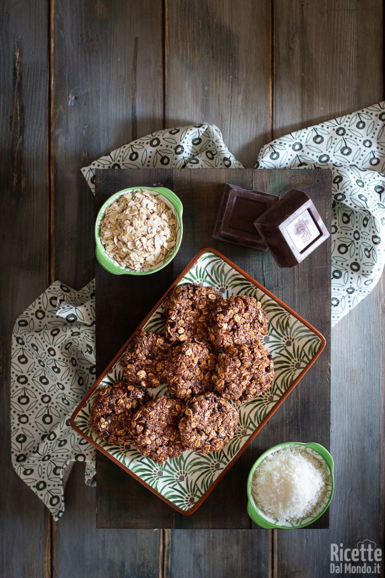 Ricetta biscotti senza cottura all'avena e cocco