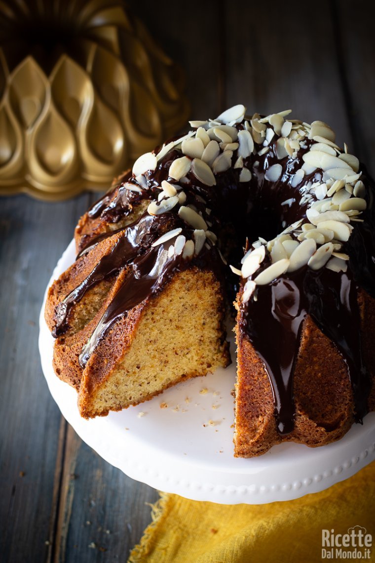 Come fare la bundt cake alle mandorle senza lattosio