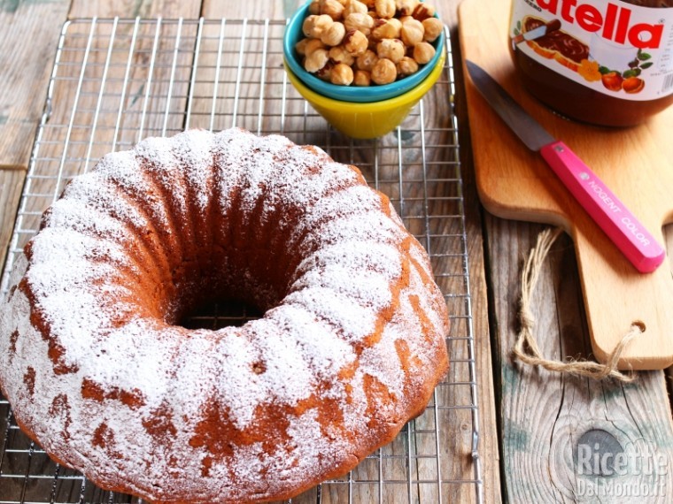 Ciambella soffice con crema di Nutella 7