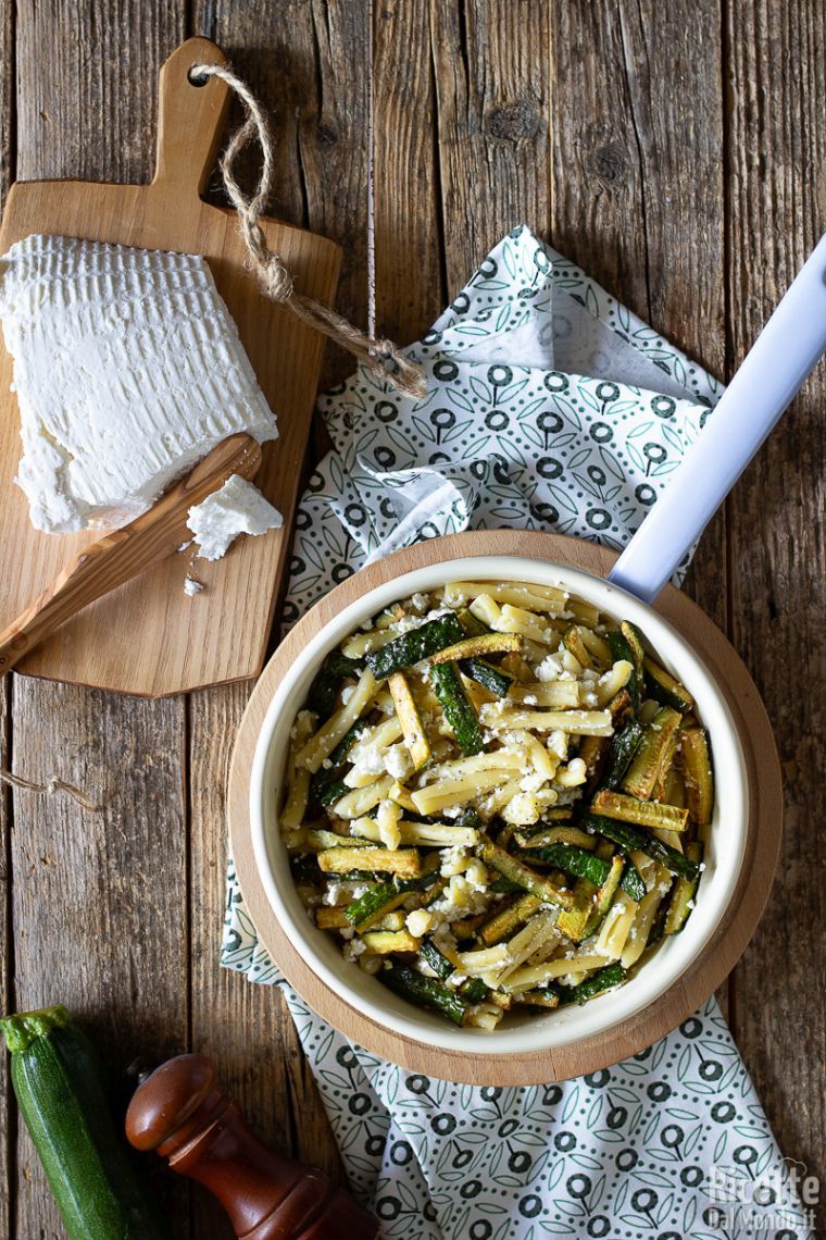 Ricetta caserecce con zucchine e ricotta