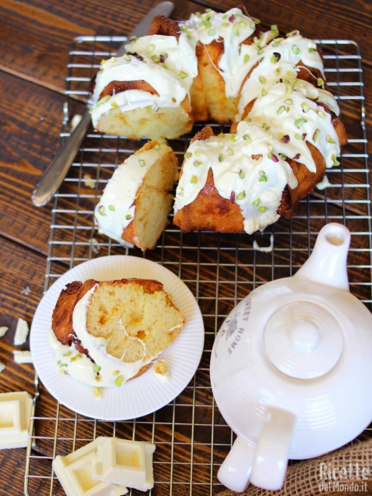 ciambella al cioccolato bianco per la colazione