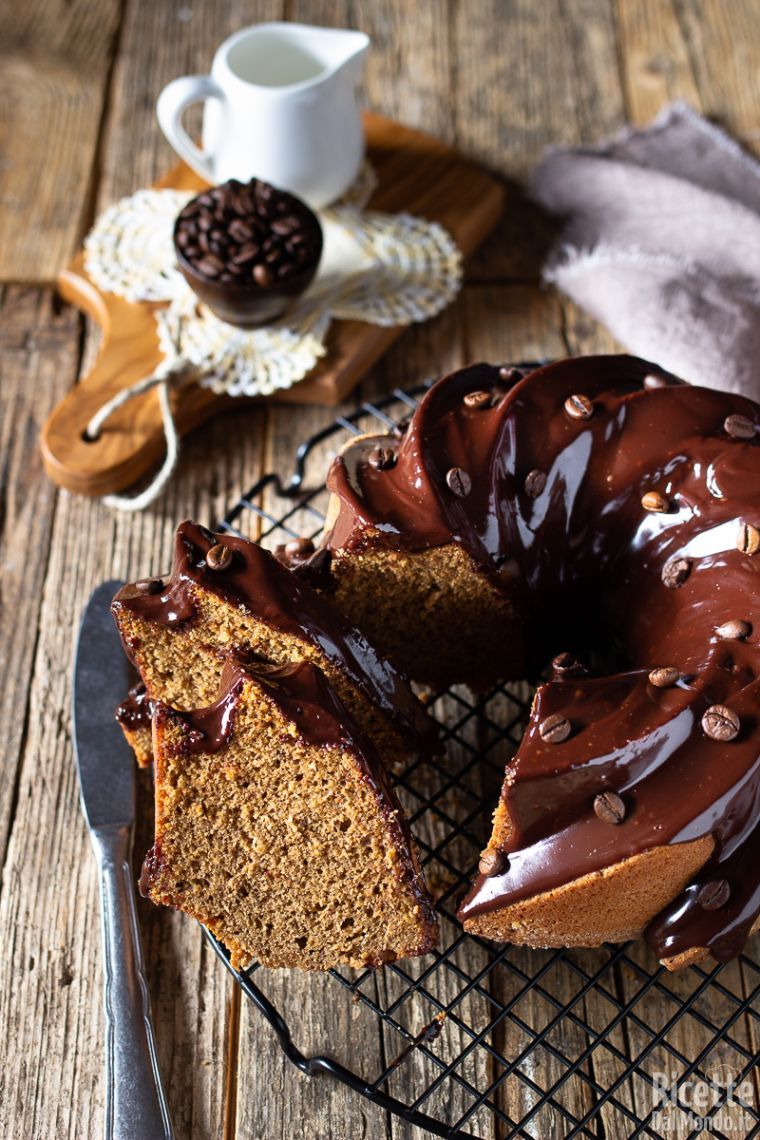 Come fare la ciambella al caffè con glassa fondente