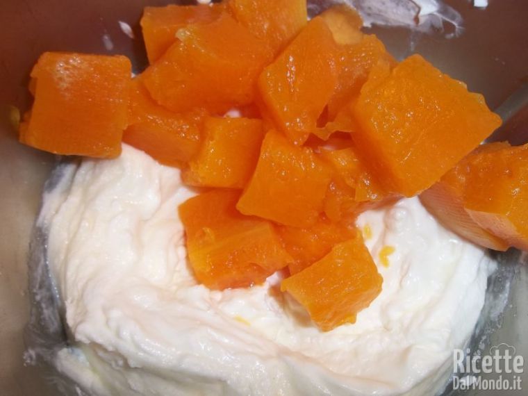 Aggiungere la polpa di zucca